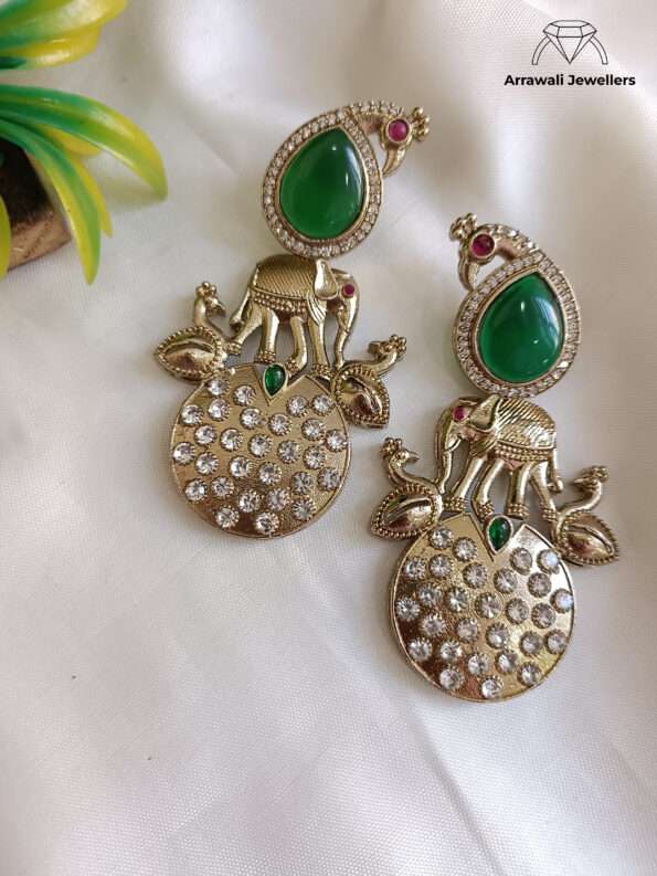 Earring green