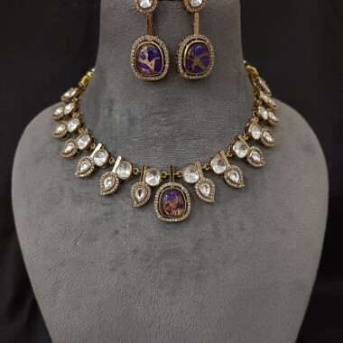 Necklaces & Pendants