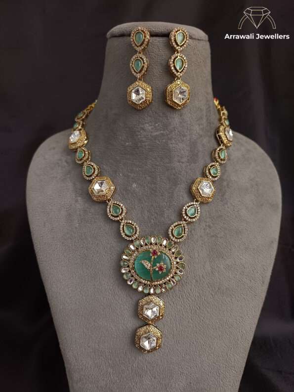 Elegant Green Necklace